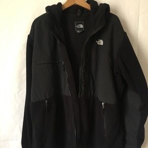 Men’s black North Face jacket